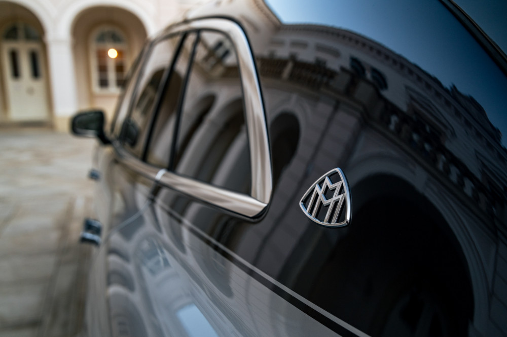 Mercedes-Maybach EQS 680 SUV